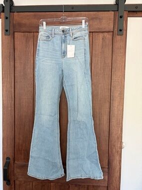Carly Jean Los Angeles Austin Light Wash Flared Jeans Size 9